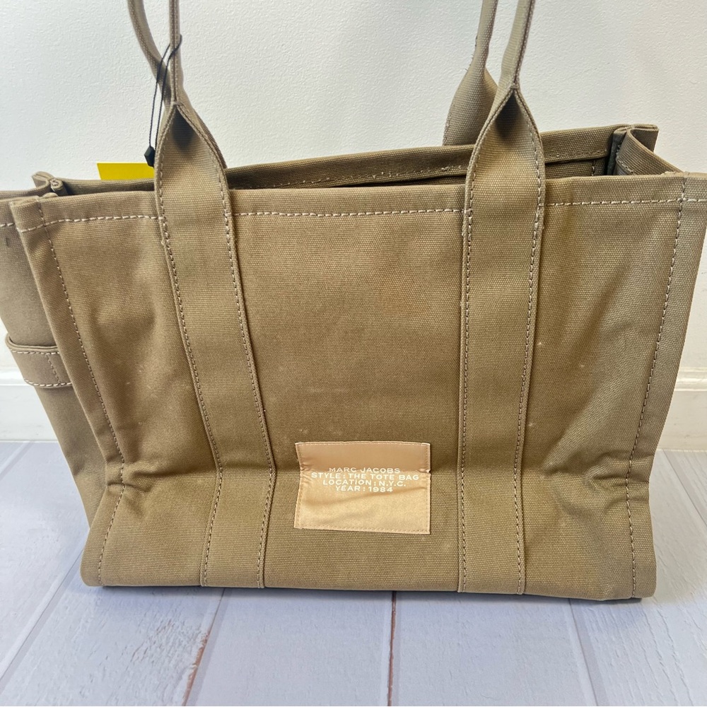 Marc Jacobs Tote Bag - Picture 3 of 5